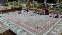 Благоустройство территории - укладка тротуарной плитки